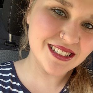 Meet your Posher, Kayla